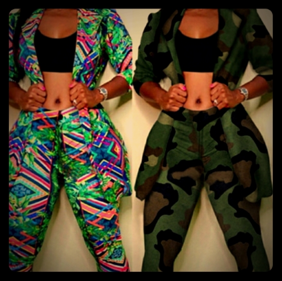 2 piece matching Set....ONLY THE BLUE TRI COLORED IS AVAILABLE - Picture 1 of 2